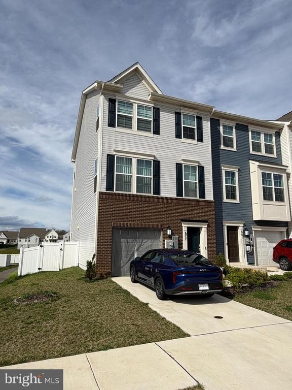 677 SEEBACK DR, Charles Town, WV 25414