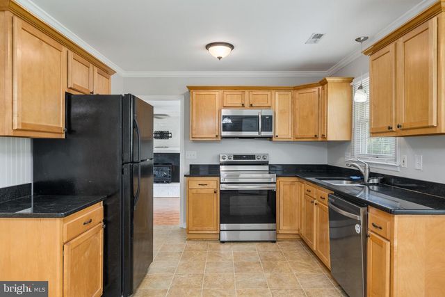 718 EDWARDS DR, Fredericksburg, VA 22405