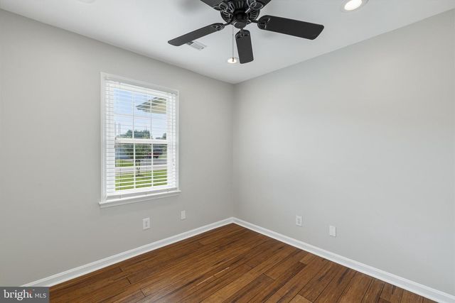 718 EDWARDS DR, Fredericksburg, VA 22405