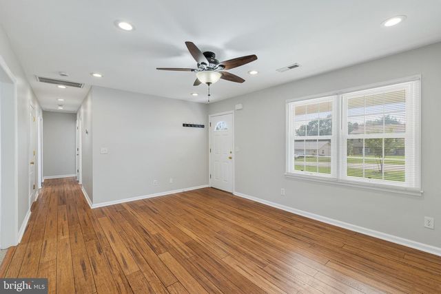 718 EDWARDS DR, Fredericksburg, VA 22405