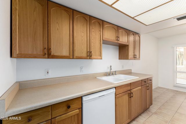 26619 S SNEAD Drive, Sun Lakes, AZ 85248