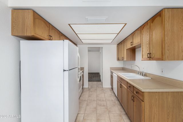 26619 S SNEAD Drive, Sun Lakes, AZ 85248