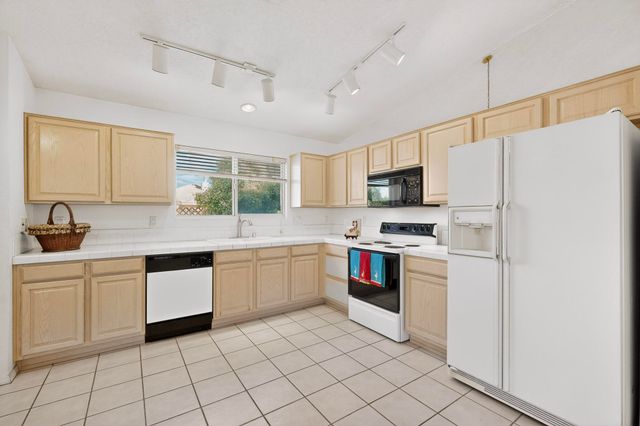 6401 Sunray Court NW, Albuquerque, NM 87120