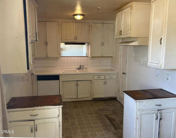 222 W Juniper Street, Oxnard, CA 93033