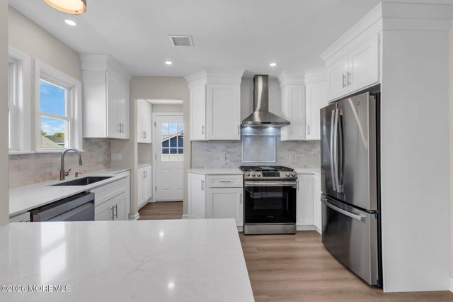 21 Market Street, Edison, NJ 08817
