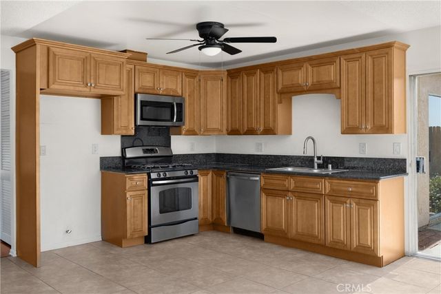 989 Oakdale, Corona, CA 92878