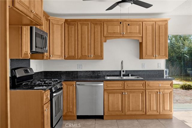 989 Oakdale, Corona, CA 92878