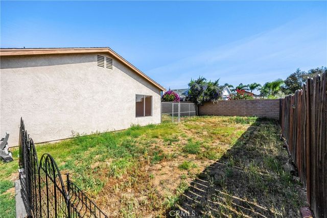 989 Oakdale, Corona, CA 92878