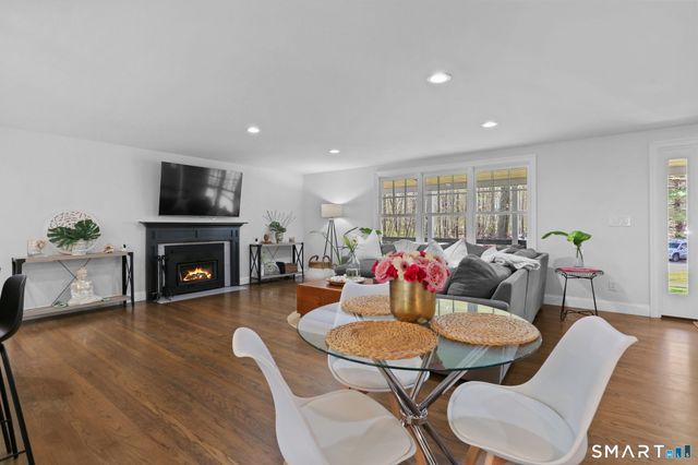 208 Wildflower Lane, Fairfield, CT 06824