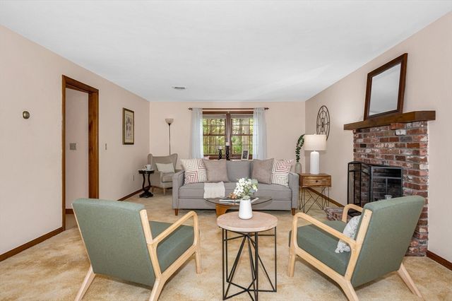 385 N Broadway, Haverhill, MA 01832