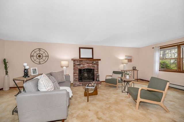 385 N Broadway, Haverhill, MA 01832