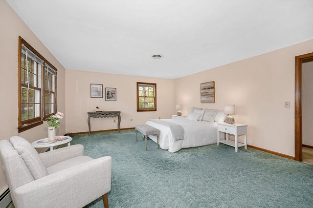 385 N Broadway, Haverhill, MA 01832