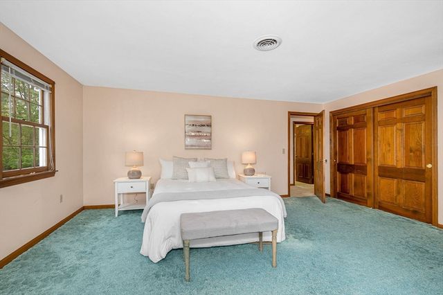 385 N Broadway, Haverhill, MA 01832