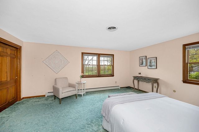 385 N Broadway, Haverhill, MA 01832