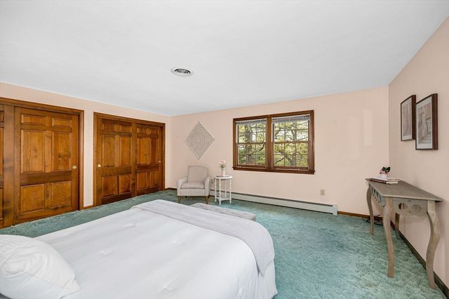 385 N Broadway, Haverhill, MA 01832