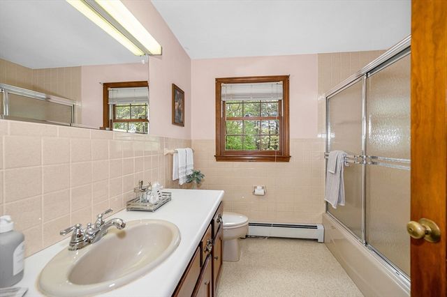 385 N Broadway, Haverhill, MA 01832