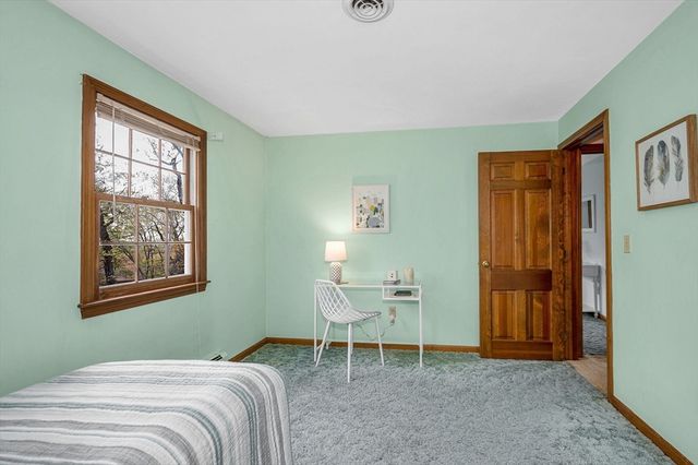 385 N Broadway, Haverhill, MA 01832