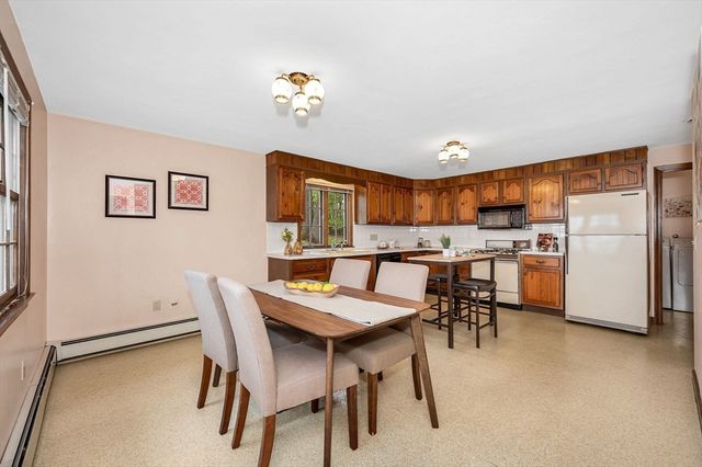 385 N Broadway, Haverhill, MA 01832