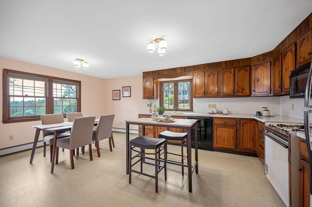 385 N Broadway, Haverhill, MA 01832