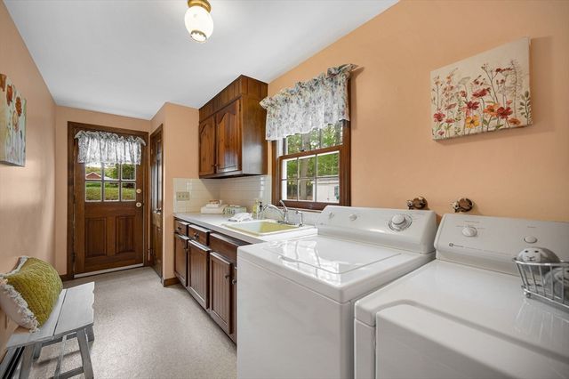 385 N Broadway, Haverhill, MA 01832