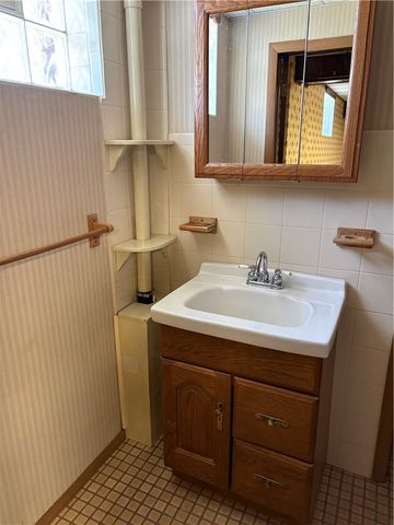 2613 Linden Ave, Hopewell Twp, PA 15001