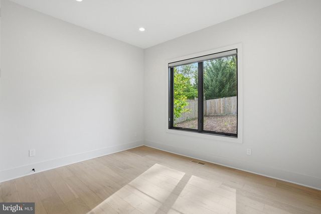 1608 WRIGHTSON DR, Mclean, VA 22101