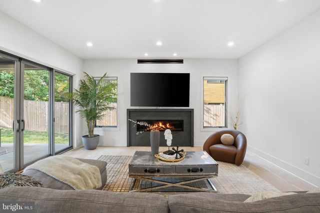 1608 WRIGHTSON DR, Mclean, VA 22101