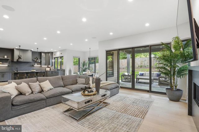 1608 WRIGHTSON DR, Mclean, VA 22101