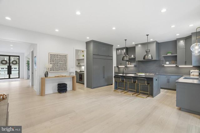 1608 WRIGHTSON DR, Mclean, VA 22101