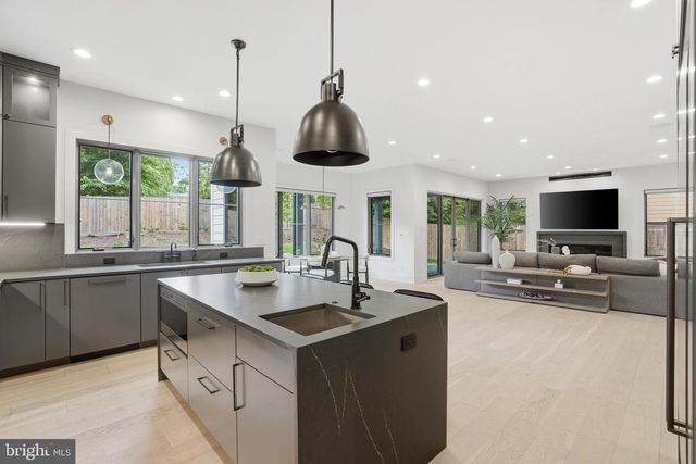 1608 WRIGHTSON DR, Mclean, VA 22101
