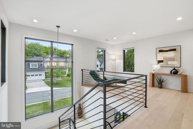 1608 WRIGHTSON DR, Mclean, VA 22101