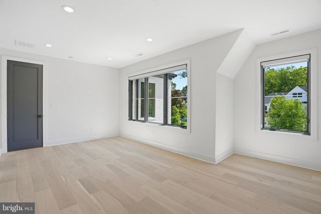 1608 WRIGHTSON DR, Mclean, VA 22101