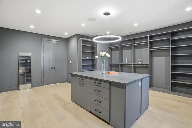 1608 WRIGHTSON DR, Mclean, VA 22101