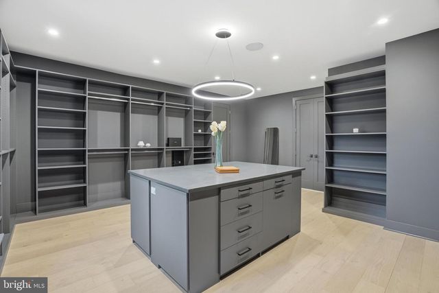 1608 WRIGHTSON DR, Mclean, VA 22101