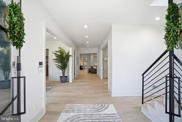 1608 WRIGHTSON DR, Mclean, VA 22101