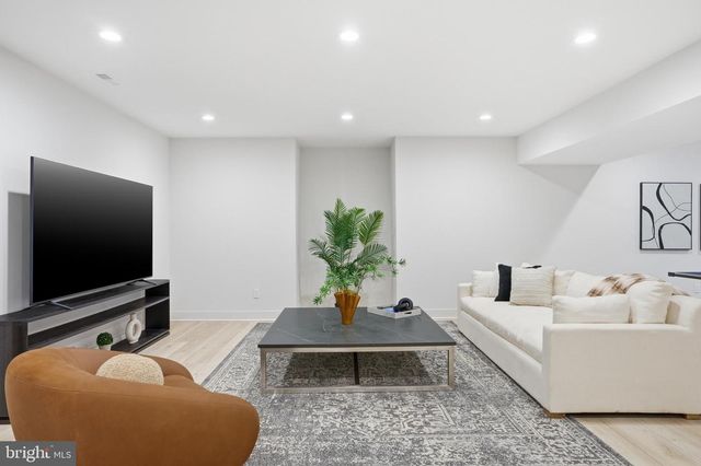 1608 WRIGHTSON DR, Mclean, VA 22101