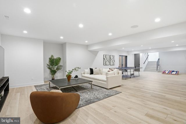 1608 WRIGHTSON DR, Mclean, VA 22101