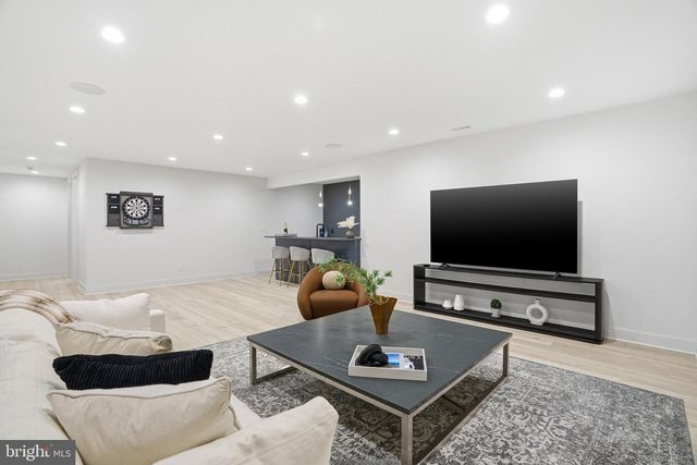 1608 WRIGHTSON DR, Mclean, VA 22101