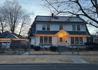 52 Herman St, Springfield, MA 01108