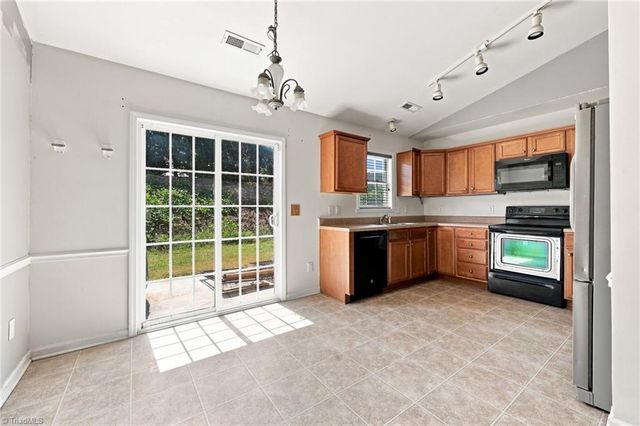 306 Walden Ridge Court, Winston-salem, NC 27127