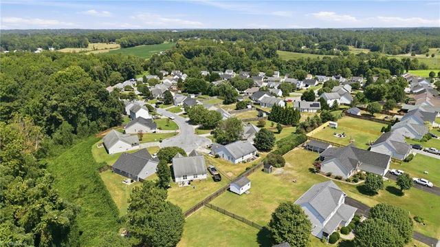 306 Walden Ridge Court, Winston-salem, NC 27127
