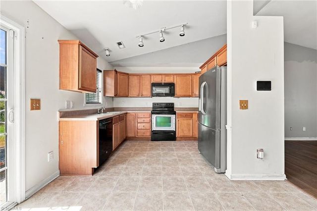 306 Walden Ridge Court, Winston-salem, NC 27127