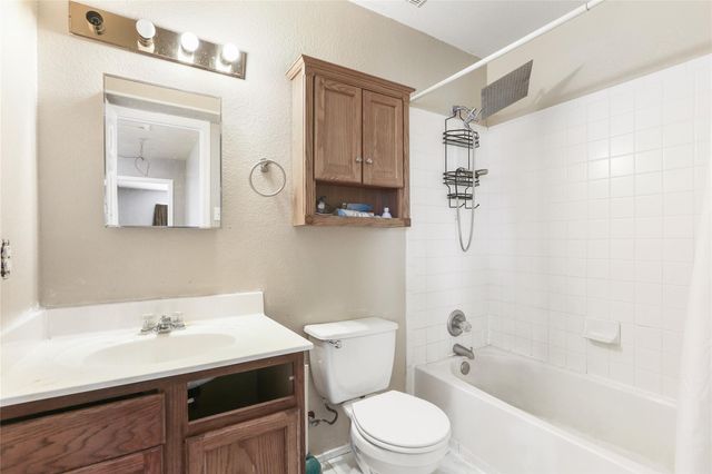 303 Greener DR, Leander, TX 78641