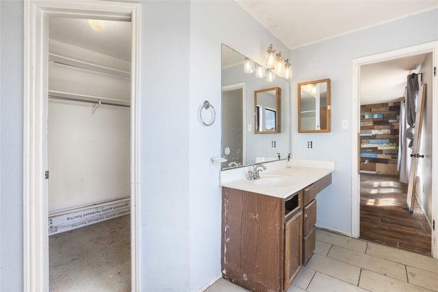 303 Greener DR, Leander, TX 78641