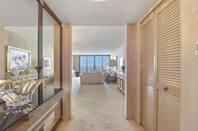2301 S Ocean Drive 2303, Hollywood, FL 33019
