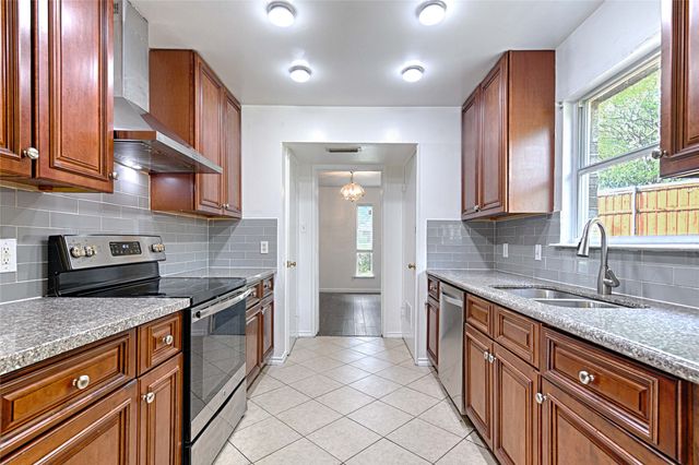 3731 Truesdell Place, Dallas, TX 75244