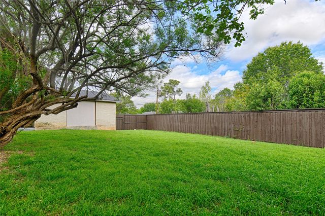 3731 Truesdell Place, Dallas, TX 75244