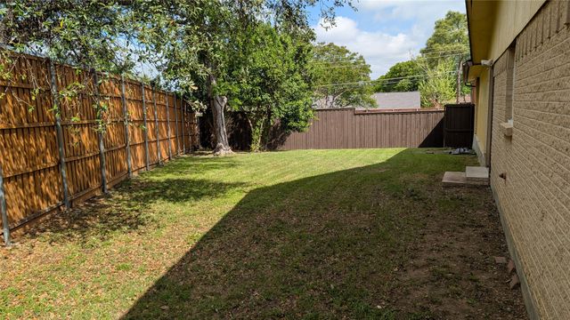 3731 Truesdell Place, Dallas, TX 75244