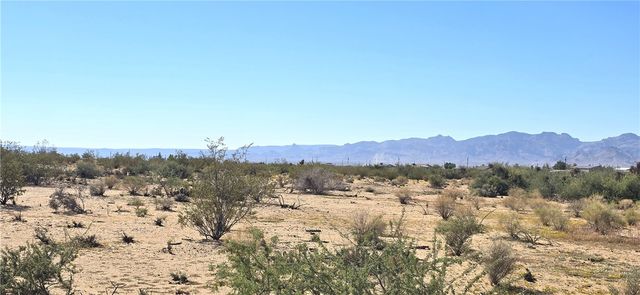 5658 W Burro Drive, Golden Valley, AZ 86413