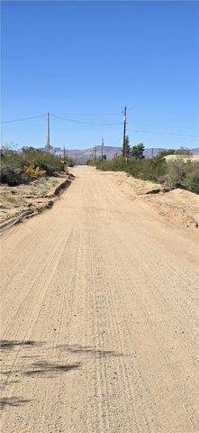 5658 W Burro Drive, Golden Valley, AZ 86413